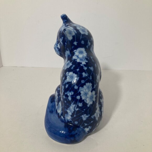 Vintage Porcelain Ceramic Blue Floral Cat‎ 6 x 6.75" Signed - Picture 5 of 8